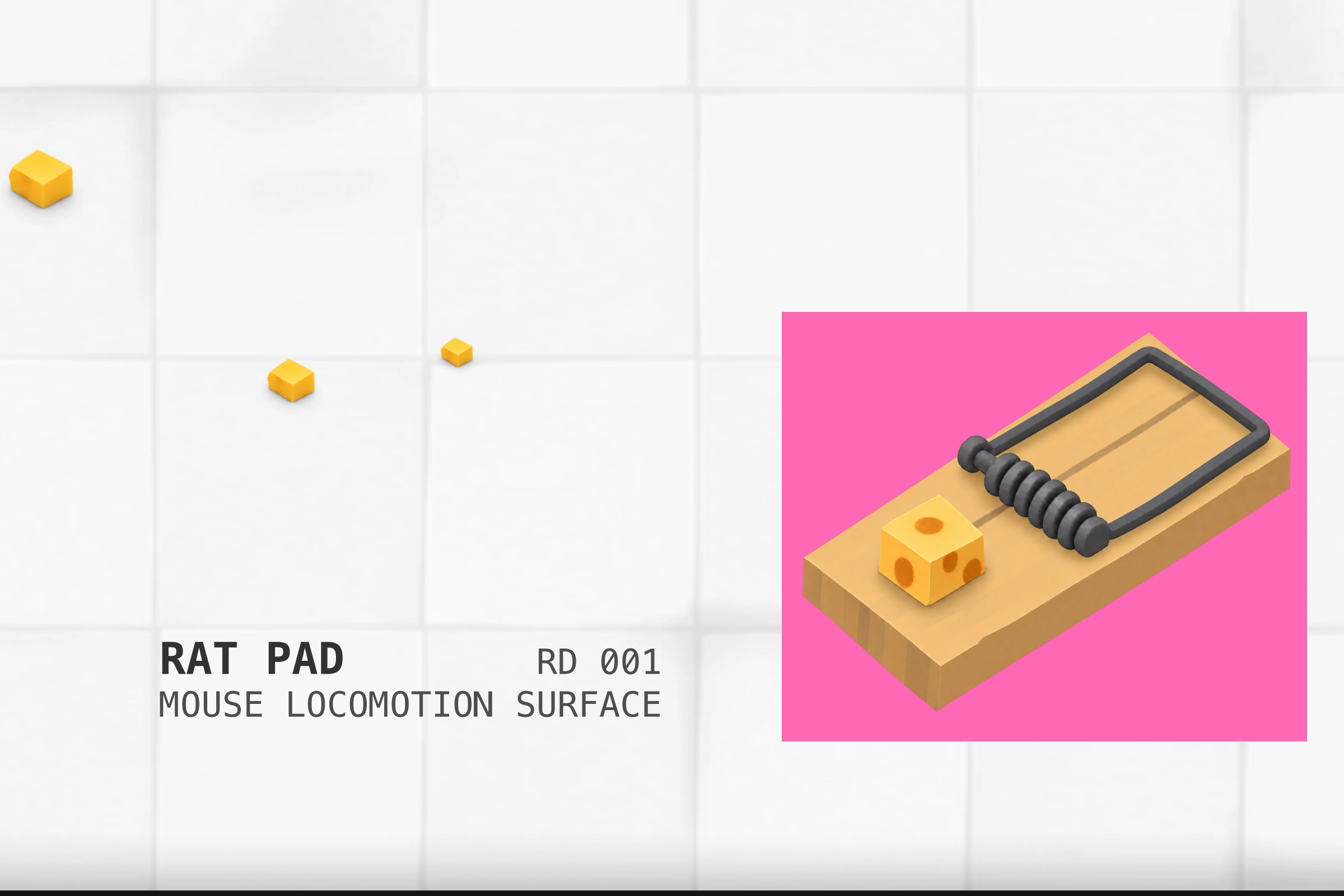 Detail of the mousetrap on its pink render-error panel and printed product identification.